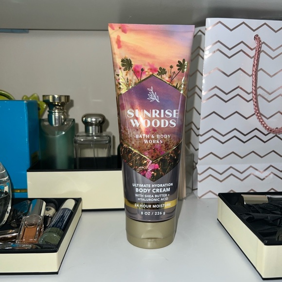Bath & Body Works Bundle!! - Picture 14 of 14